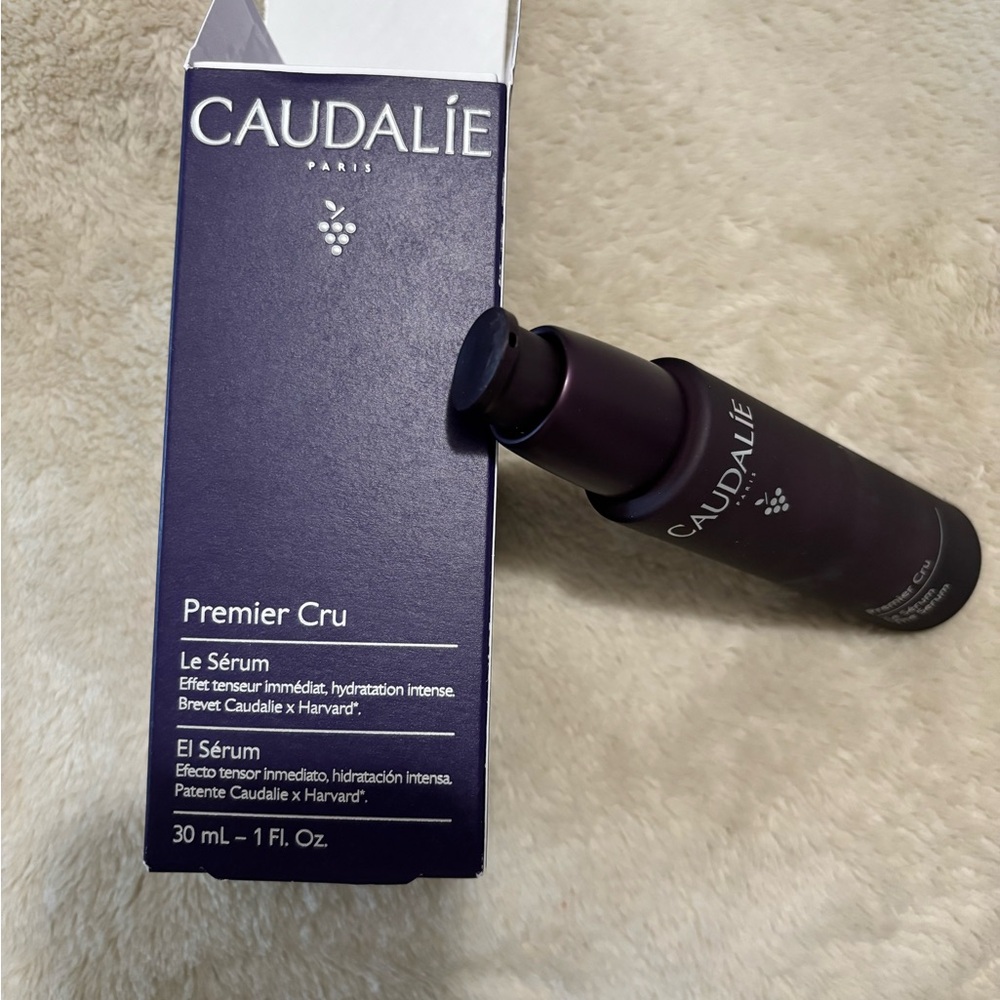 Caudalíe- Premier Cru Anti-Aging Serum with Niacinamide and Hyaluronic Acid